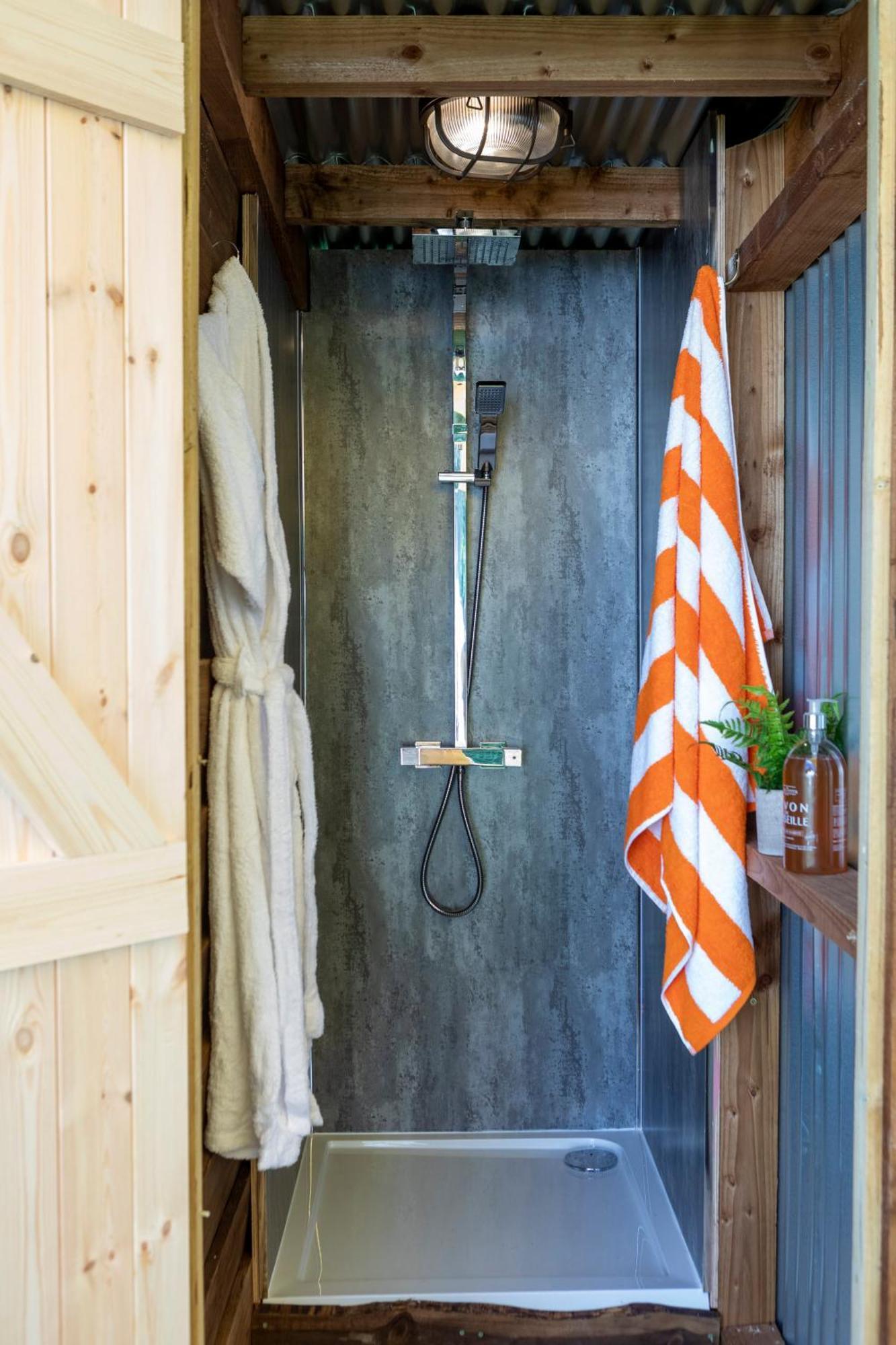 Stargazer Glamping Uk The Mahal 8 People Hotel Ross-on-Wye Ngoại thất bức ảnh